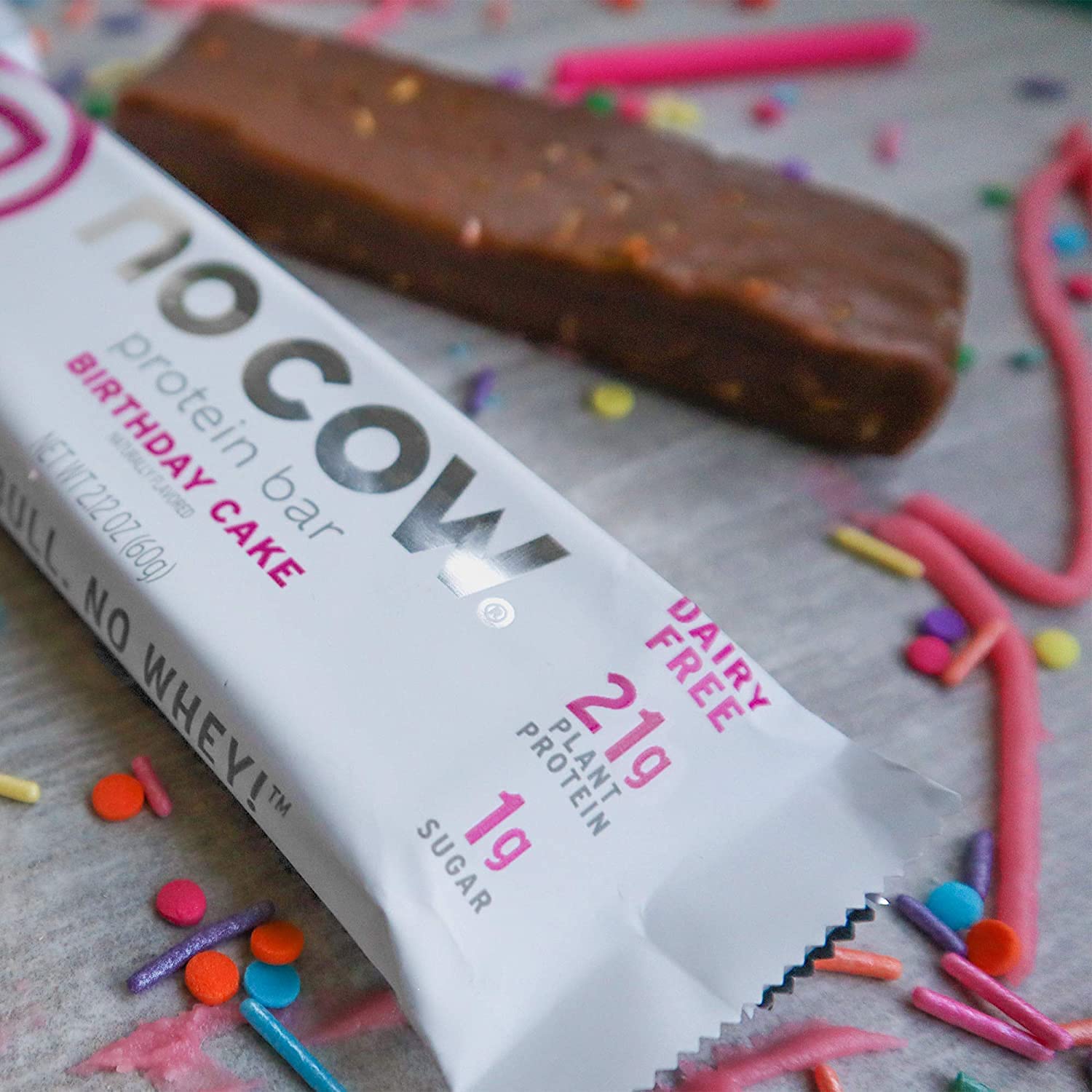 Barre No Cow Gateau Anniversaire – céto compatible pour régimes faibles en glucides