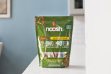 NOOSH poudre protéinée d'amande non aromatisée dans un smoothie, apport protéique végétal nourrissant.