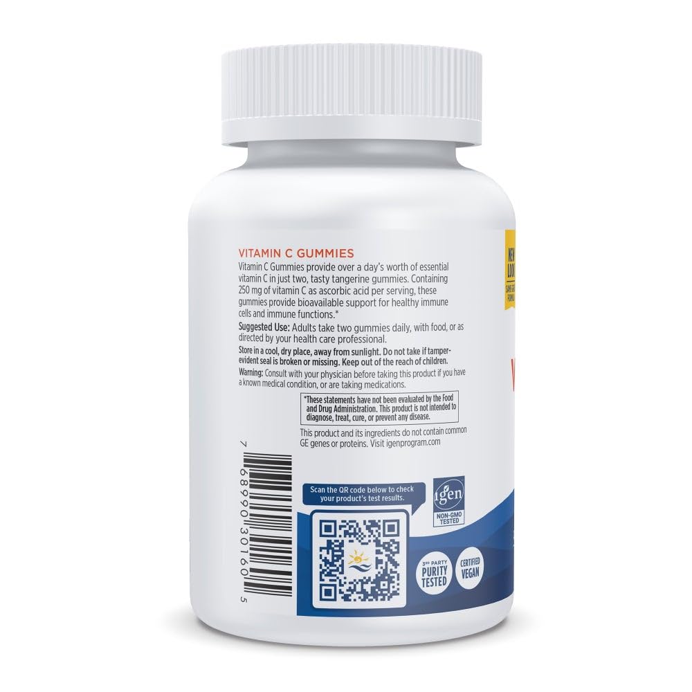 Enfant prenant une gomme Nordic Naturals Vitamine C, routine quotidienne possible
