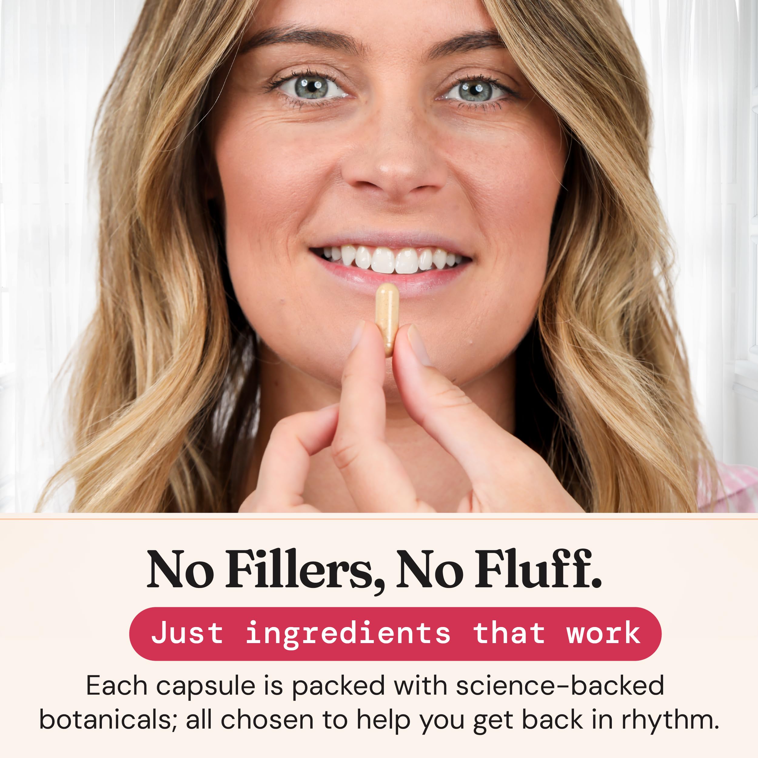 Nourished Natural Health AndroEase Plus femme utilisant une capsule dans sa routine.