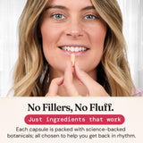 Nourished Natural Health AndroEase Plus femme utilisant une capsule dans sa routine.