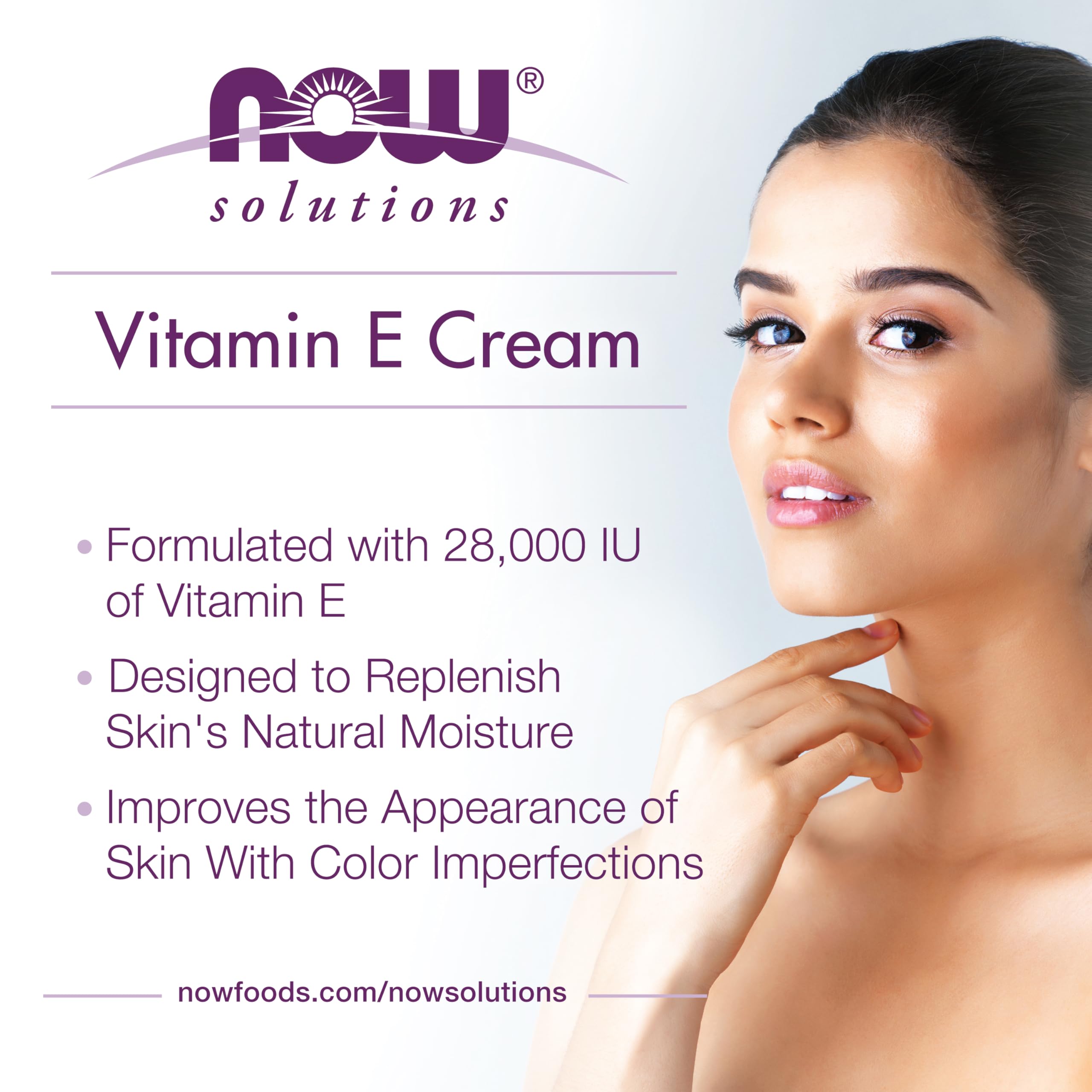 Application sur le visage avec NOW Foods Solutions pour douceur.