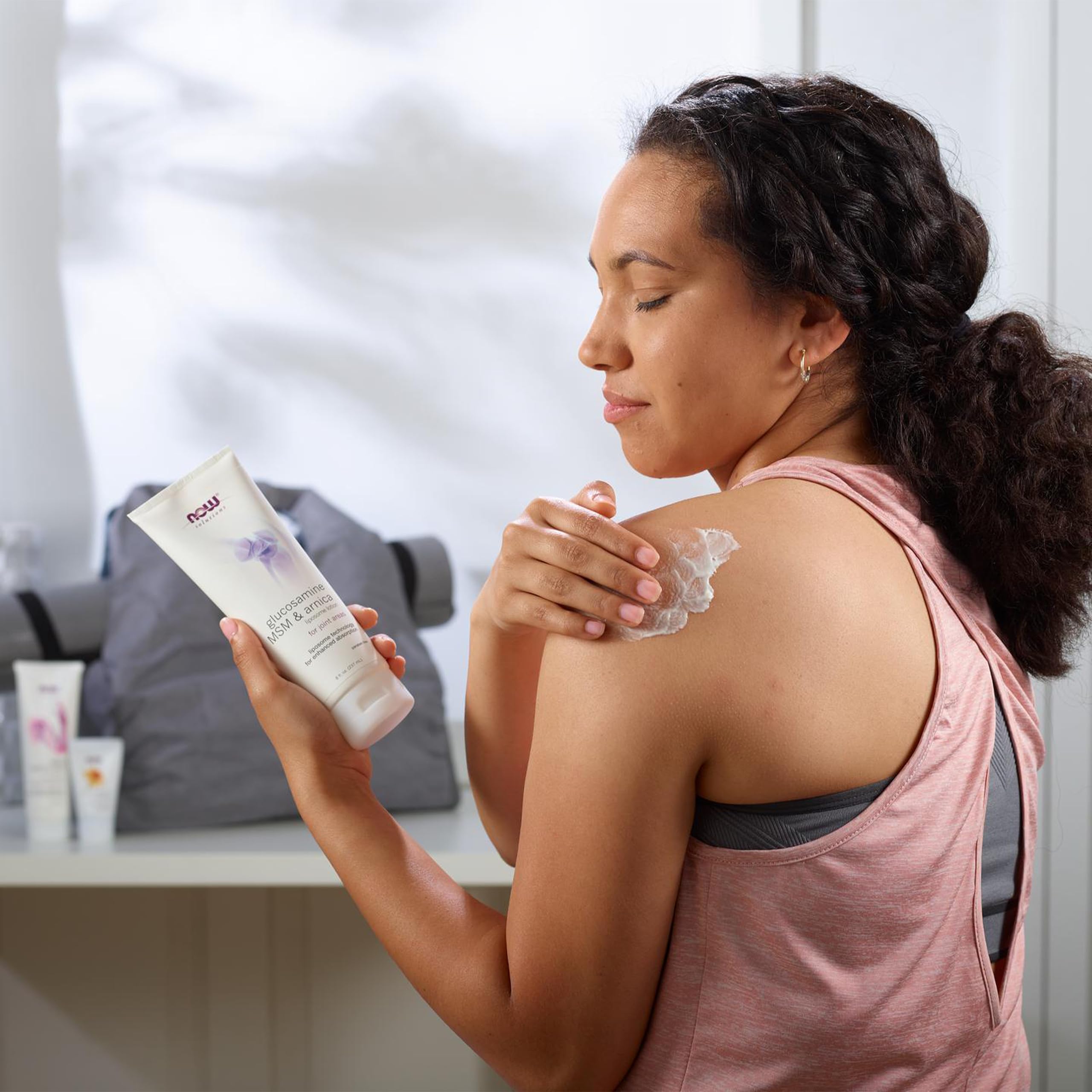 NOW Foods Solutions liposome lotion glucosamine et arnica, routine soin joints au quotidien