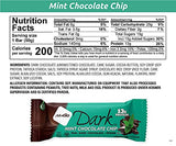 Enrobe chocolat noir NuGo Menthe: texture riche et plaisir authentique.