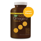 Gélules NutraSea Omega-3 + Vitamine D posées sur une table.