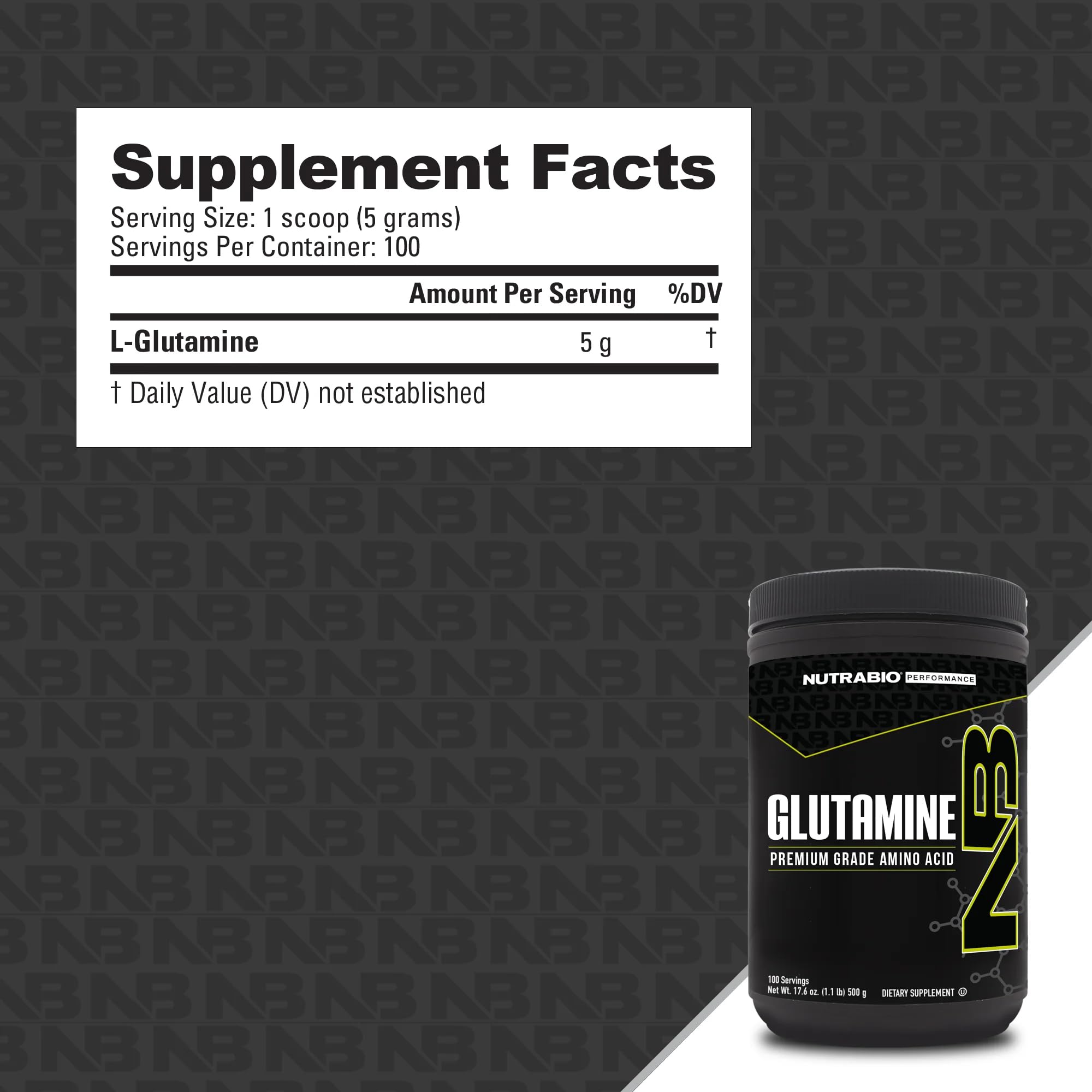 NutraBio Glutamine en poudre, versée dans un verre, pratique pour les routines quotidiennes.