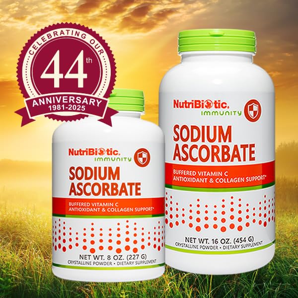 Poudre NutriBiotic vers un verre smoothie — préparation pratique et polyvalente.
