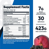 Nutricost BCAA Active – versement du mélange rapide dans le shaker
