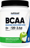 Nutricost BCAA en poudre saveur pomme verte dans le doseur, prêt à l’emploi