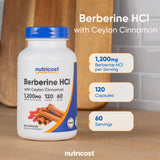 Nutricost Berberine HCl Cannelle - capsules dans les mains illustrant la prise quotidienne.
