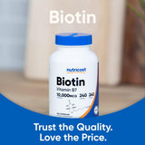 Nutricost Biotine symbole sans OGM sur le packaging