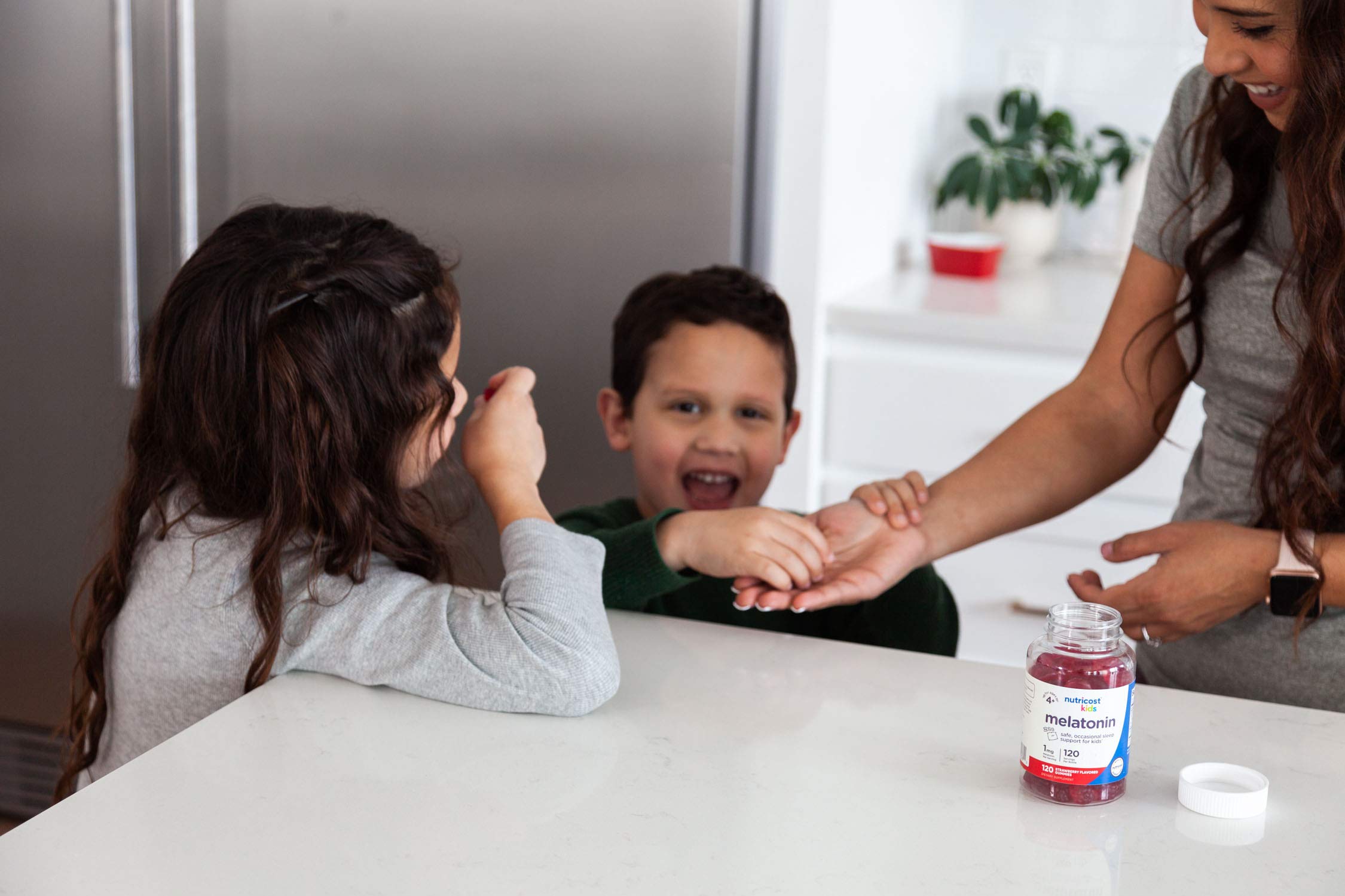 Nutricost Kids Mélatonine Gummies lid-enfant-sure: sécurité accrue pour les routines du soir