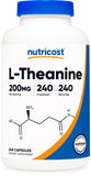 Nutricost L-Theanine 200 mg, bouteille visible, peut favoriser une détente naturelle.