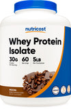 Nutricost Whey Protein Isolate Mocha, pot visible, arôme moka pour une collation protéinée.