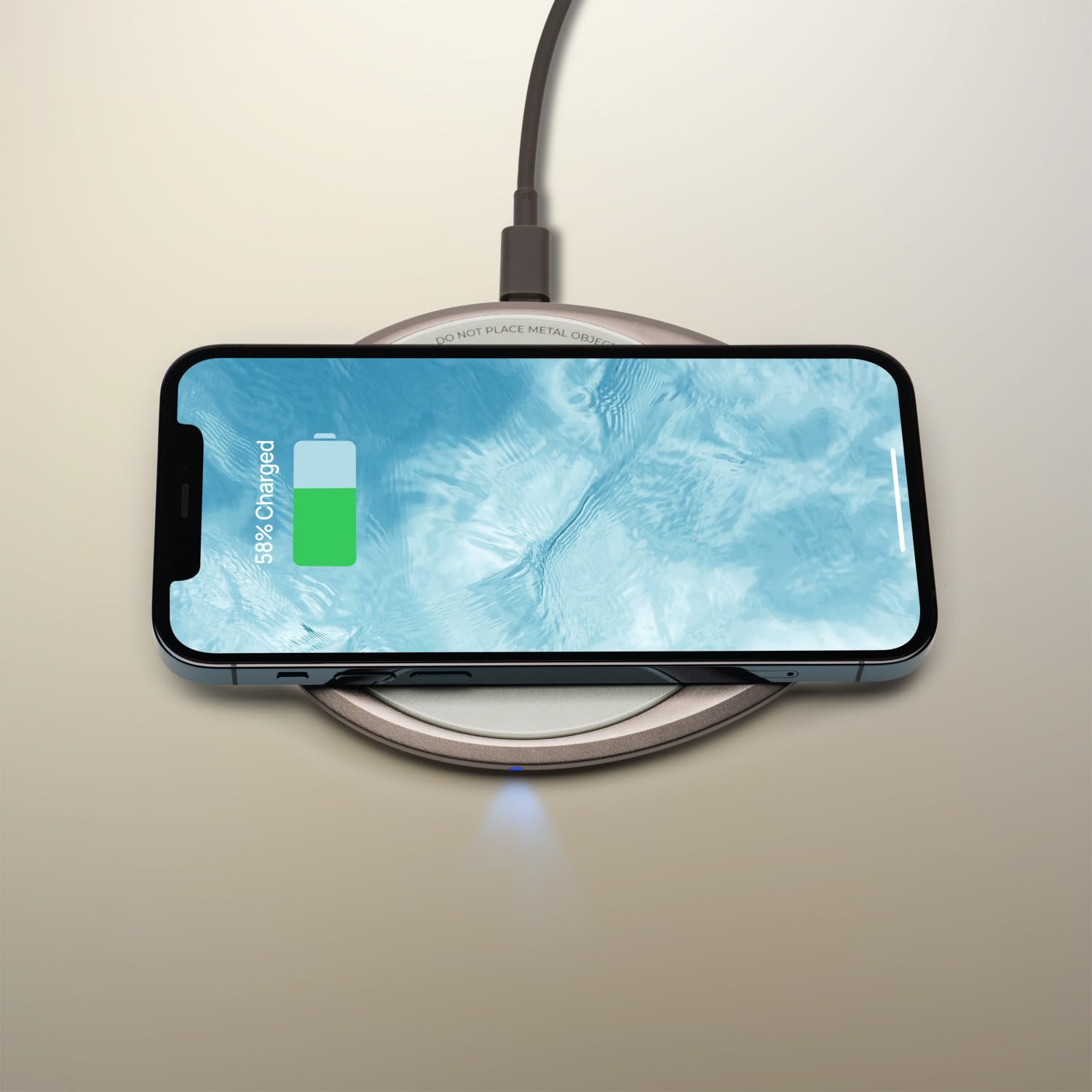 Adaptateur secteur et câble USB-C inclus pour une mise en route rapide