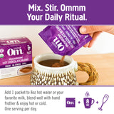 Tasse chaude contenant le chocolat OM MUSHROOM SUPERFOOD, moment réconfortant