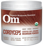 Om Mushroom Superfood Cordyceps poudre bocal — énergie potentielle dans une boisson.