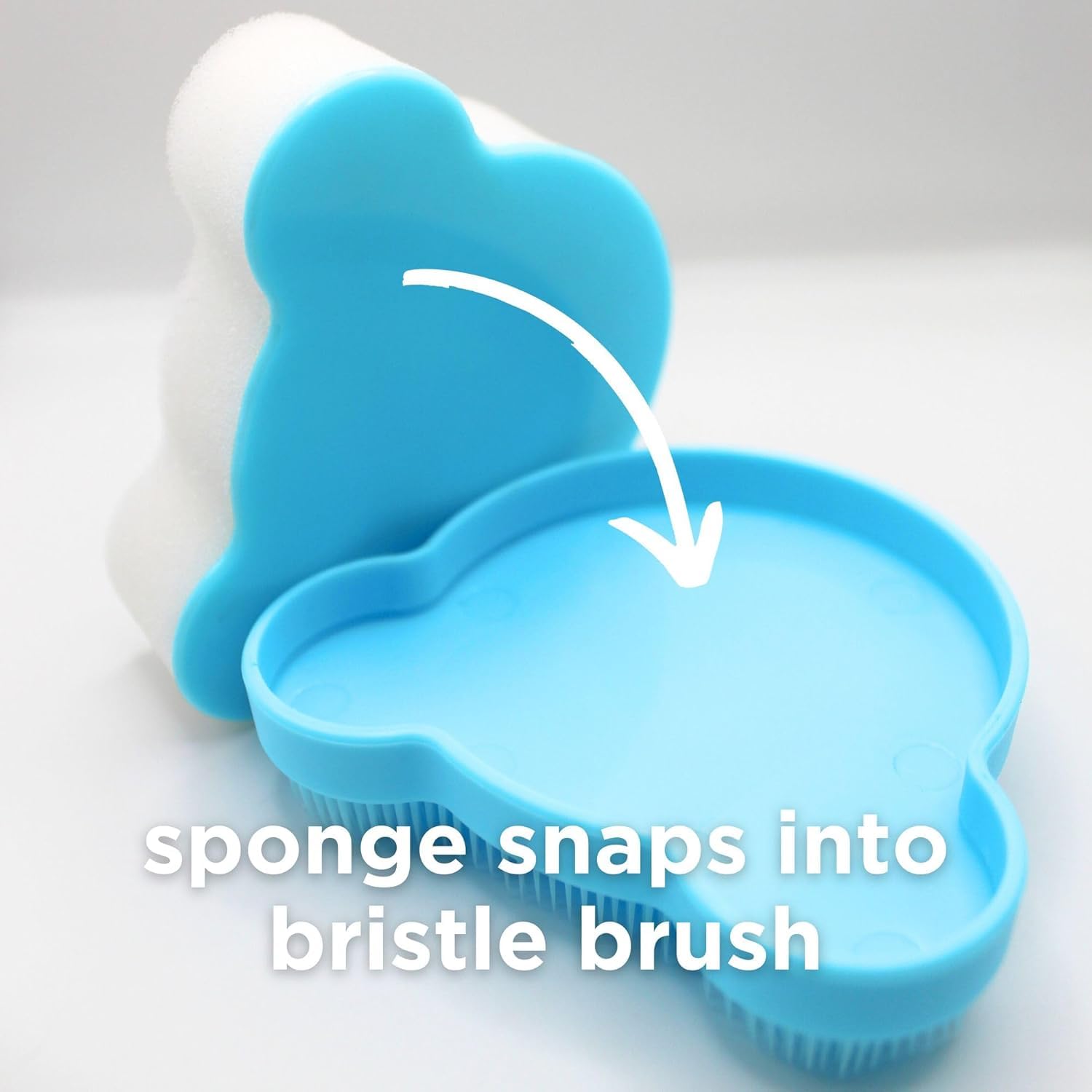 Eponge emboitee oogiebear s'emboite a la brosse pour une routine simple.