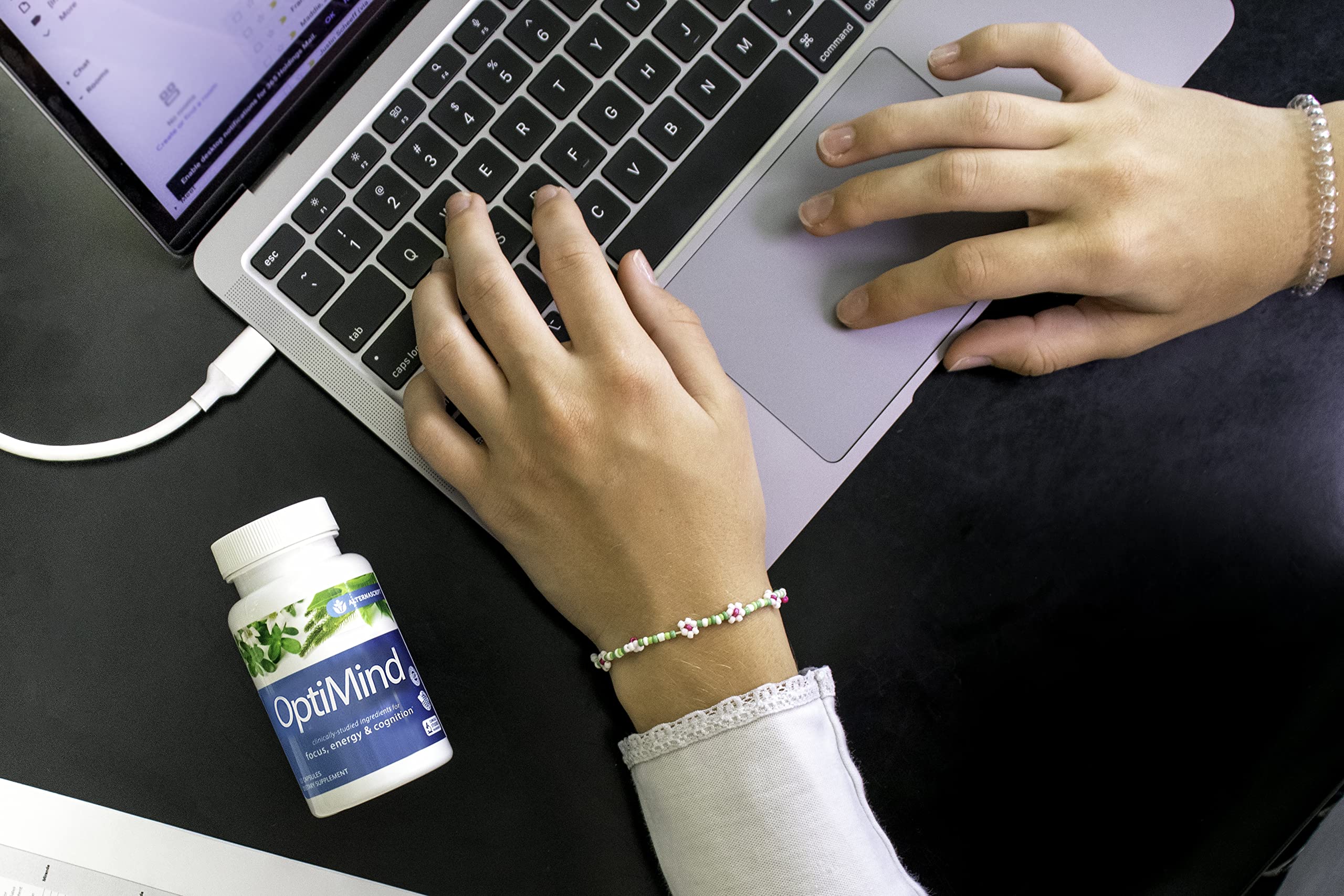 Optimind – prise matinale de capsules pour démarrer la journée.