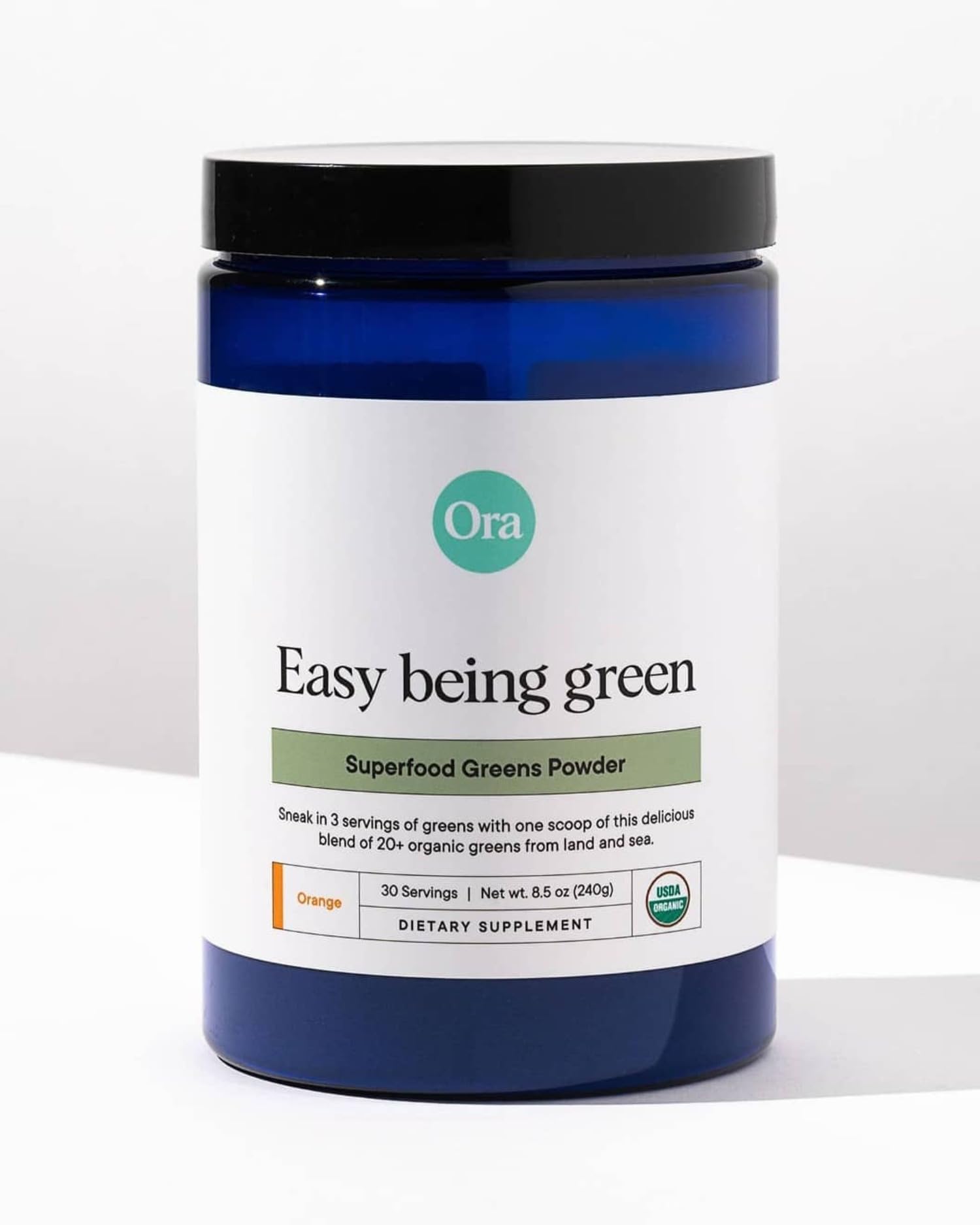 Ora Organic Greens Powder emballage durable et format pratique pour le quotidien.