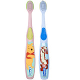 Oral-B brosse-bebe-pooh-petite-bouche: facile à manier pour petites bouches et premiers gestes.