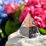 Orgonite Crystal pyramide cadeau Reiki pour bien-être énergétique.