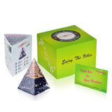 Orgonite Crystal pyramide détail cristal et point pour focus mental.