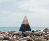 Orgonite Crystal pyramide méditation et yoga pour concentration et calme.