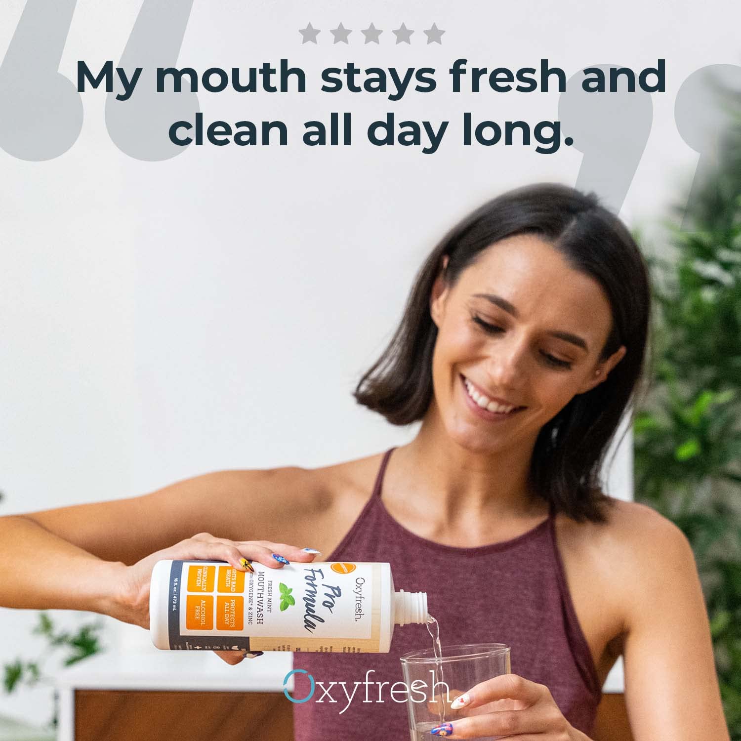 Oxyfresh Pro Formula Fresh Mint, verser dans le bouchon pour une application aisée.