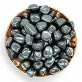 Pachamama Essentials Hématite, signe d’ancrage symbolique, favorise le calme en situations stressantes.