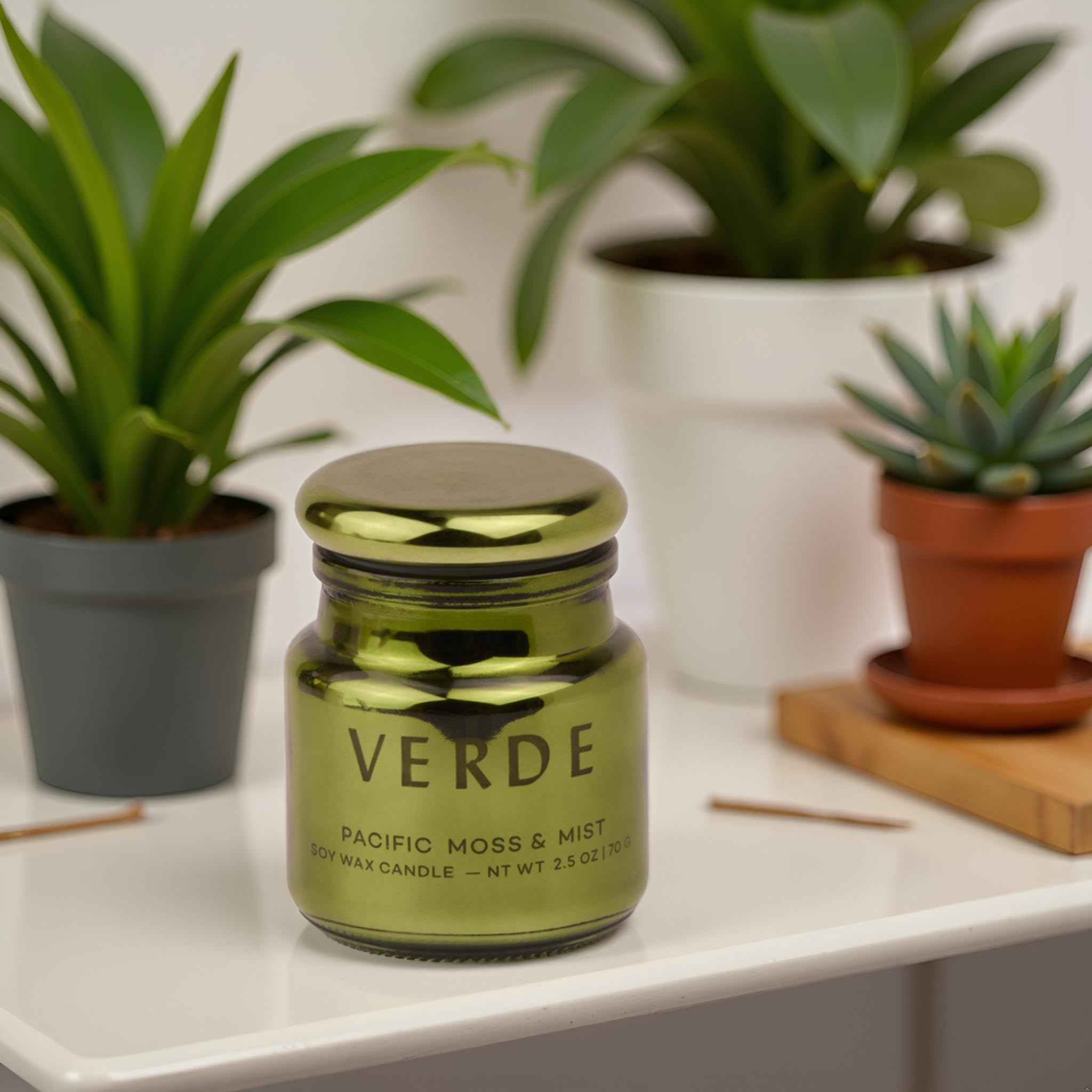Bougie parfumée Paddywax Chroma, bocal réutilisable, cadeau élégant et pratique.