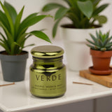 Bougie parfumée Paddywax Chroma, bocal réutilisable, cadeau élégant et pratique.