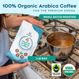 PE Premium Enema Café biologique grains visibles, soulignant qualité et origine.