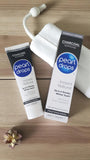 Applicateur Pearl Drops Charbon Actif Blanc Instant pour une utilisation ciblée.