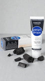Texture crémée Pearl Drops Charbon Actif Blanc Instant prête pour une application facile.