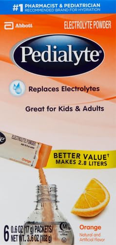 Pedialyte poudre électrolyte en mélange avec eau froide, réhydratation efficace.