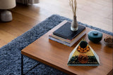 Pele Productions pyramide orgonite cuivre-coil pour énergie positive et focus quotidien.