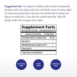 Application locale sur les ongles pour hydratation et brillance.