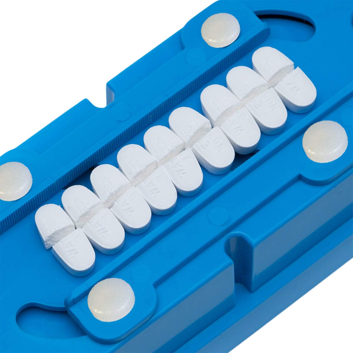 Pillcut barres-retention facilitent le chargement des pilules rondes ou oblongues.
