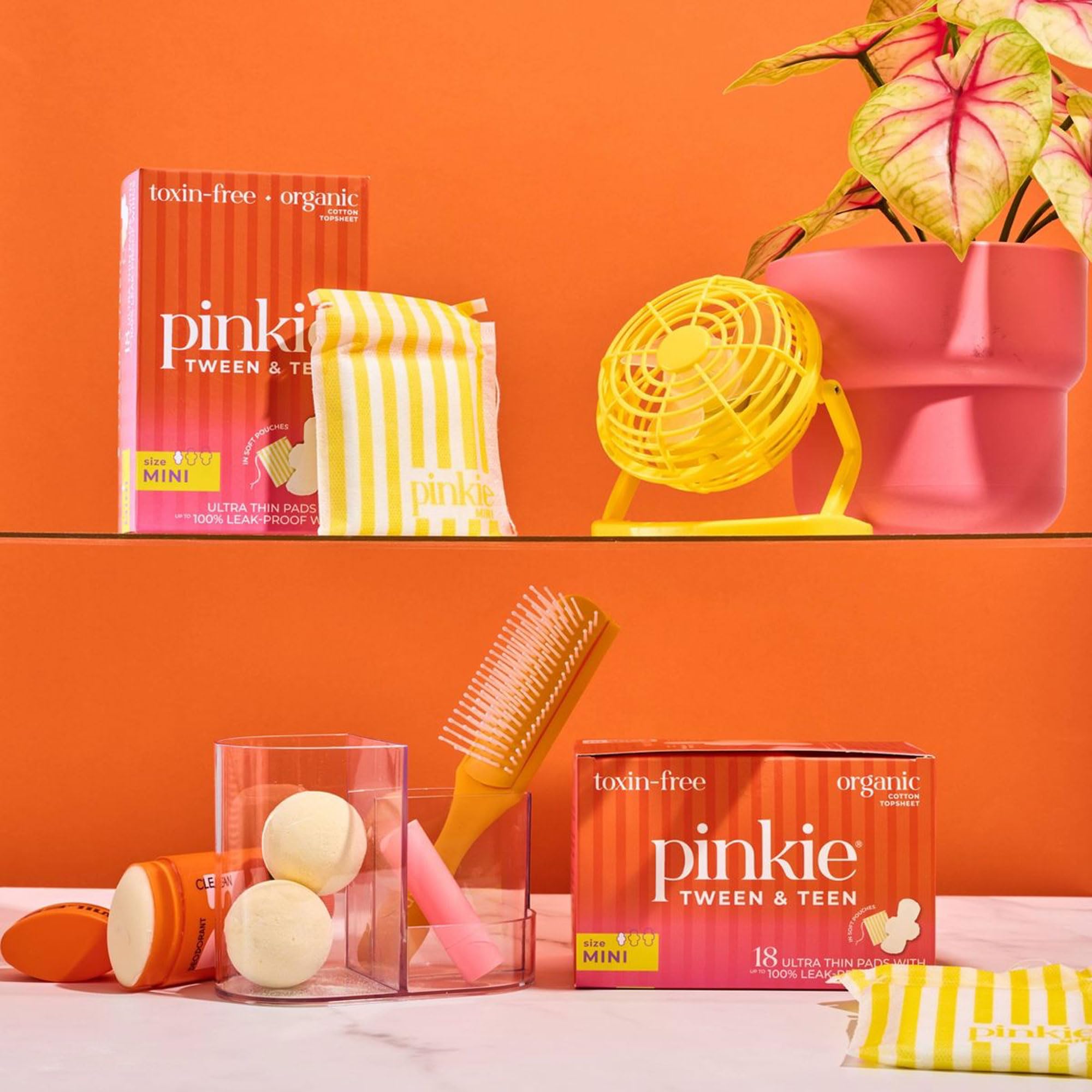Protège-slips Pinkie Mini avec ailes pour protection anti-fuite.