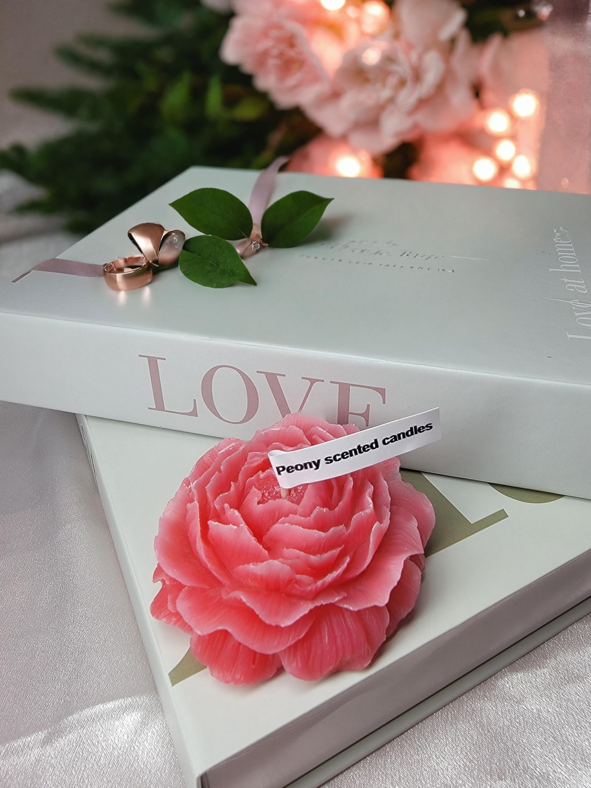 Bougie Pivoine aux parfums variés, cadre élégant et cadeau idéal.
