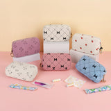 Variantes couleur Fraise de l'étui Playexen pour assortir au sac.