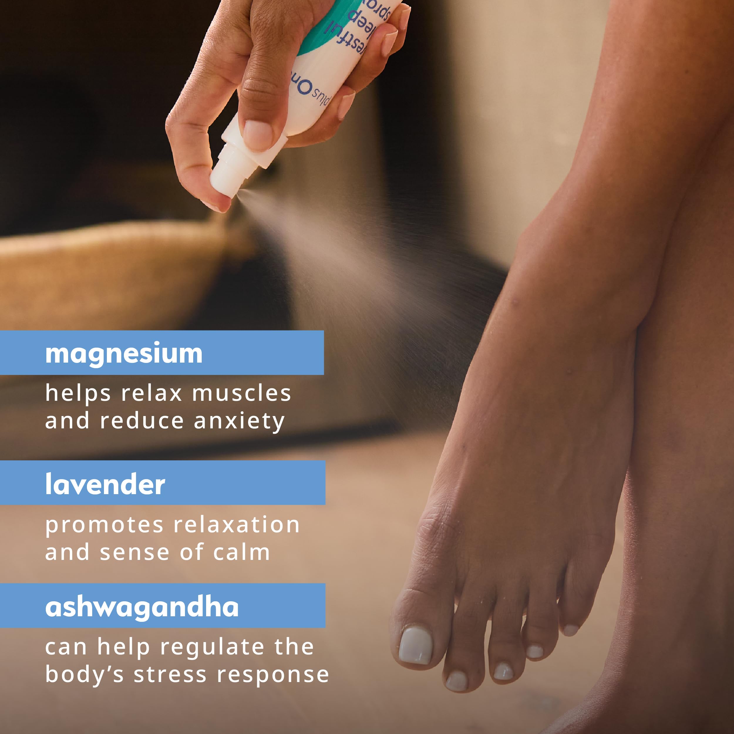 PlusOne Blissful Sleep Spray sur l’oreiller, favorisant une relaxation naturelle.