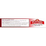Pastilles Potters Chesty Cough dans la main, utilisation pratique en déplacement.