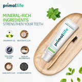 Utilisation quotidienne de Primal Life Organics pendant le brossage de deux minutes