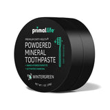 Primal Life Organics Dirty Mouth Toothpowder mélange kaolin et bentonite pour une texture fine.