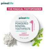 Mélange kaolin et bentonite dans la poudre dentifrice Primal Life Organics, minéraux bénéfiques.