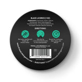 Texture noire profonde et sensation de fraîcheur après le brossage avec Primal Life Organics.