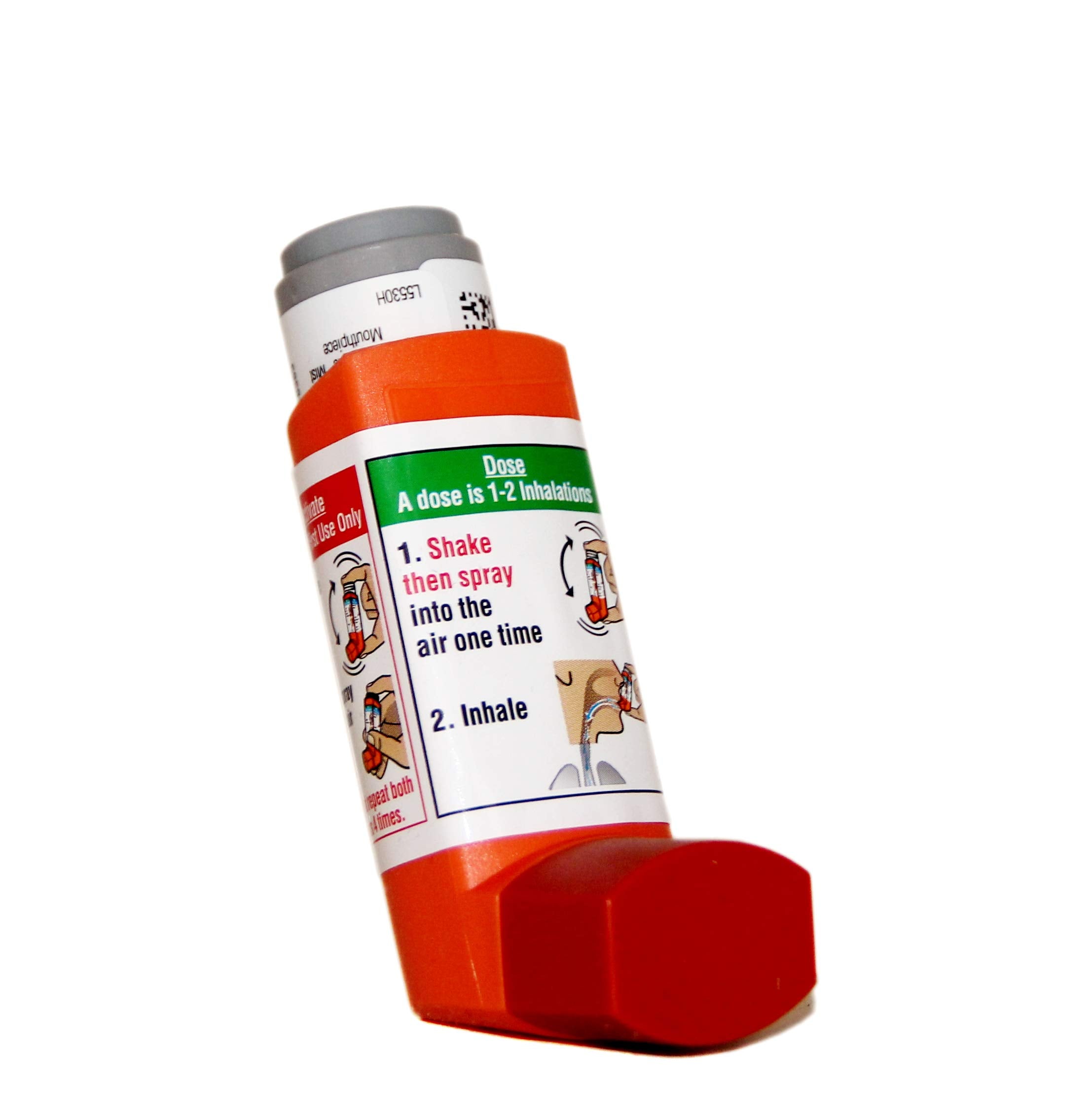 Zoom sur le jet d'aérosol Primatene Mist pour une inhalation précise.
