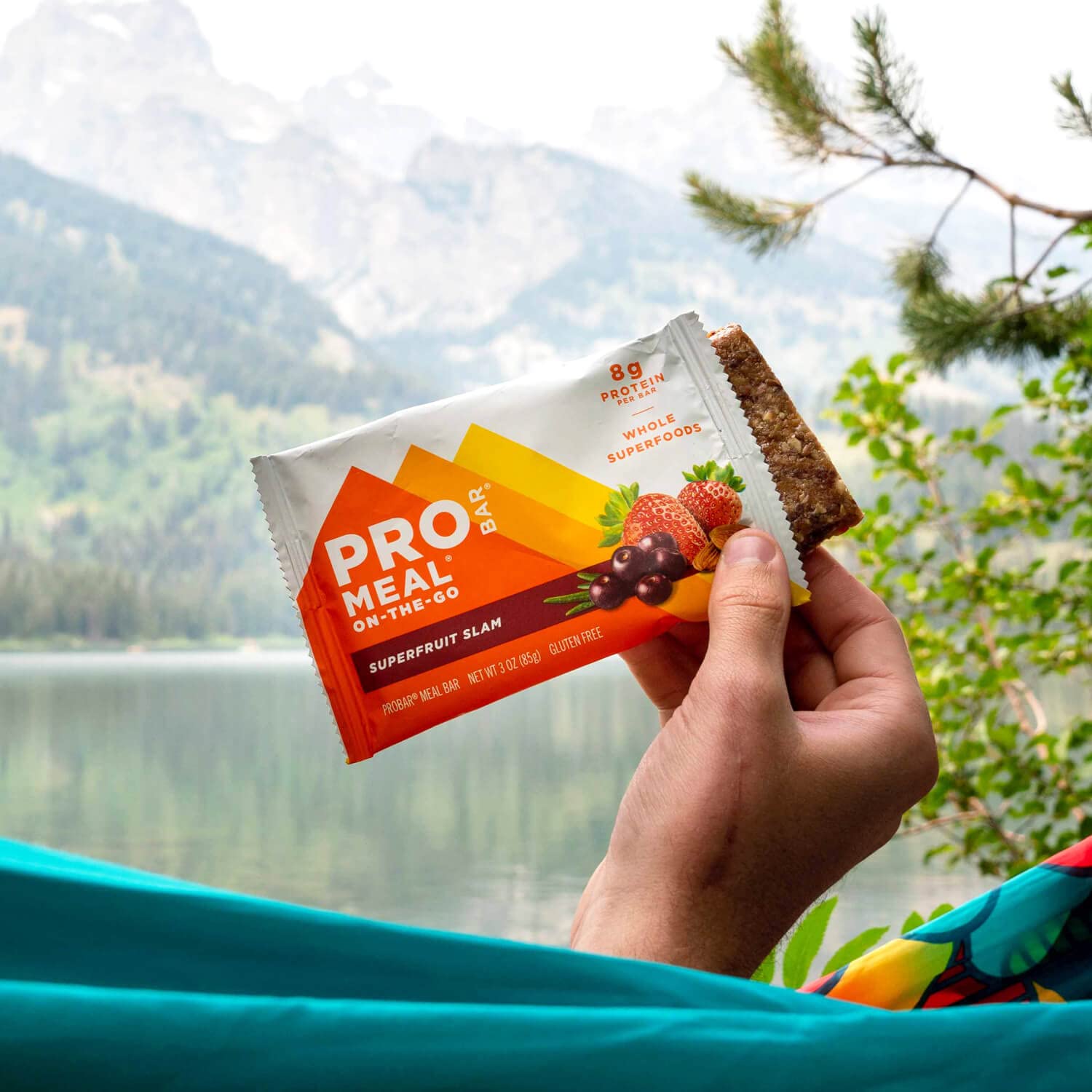 PROBAR MEAL Bar Superfruit Slam, figues et fraises savoureuses.
